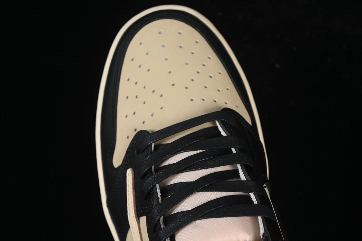 AJ1 Low Travis Scott Pale Vanilla