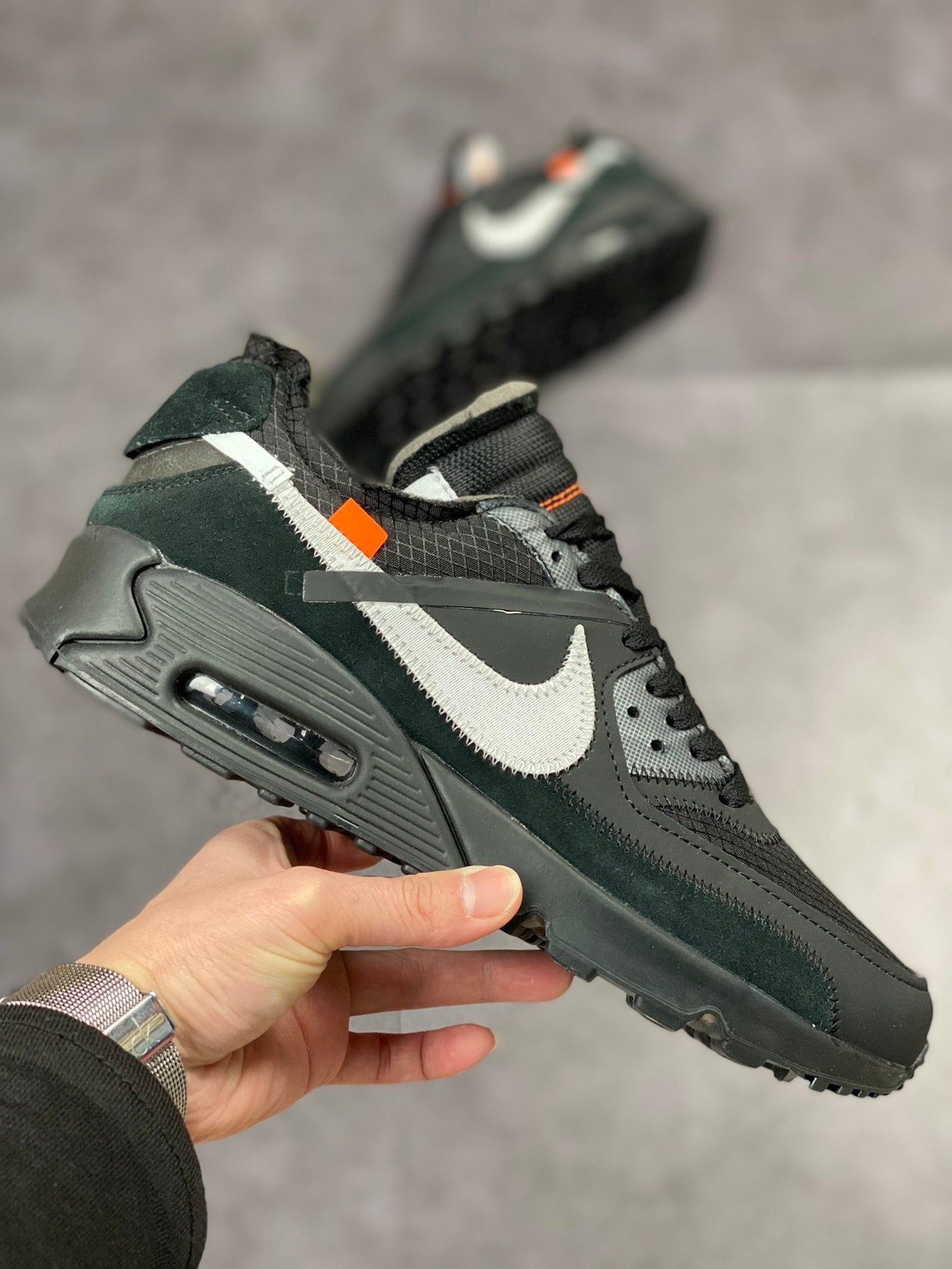 AM90 X OW Black