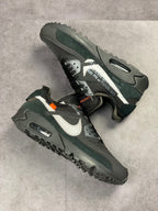 AM90 X OW Black