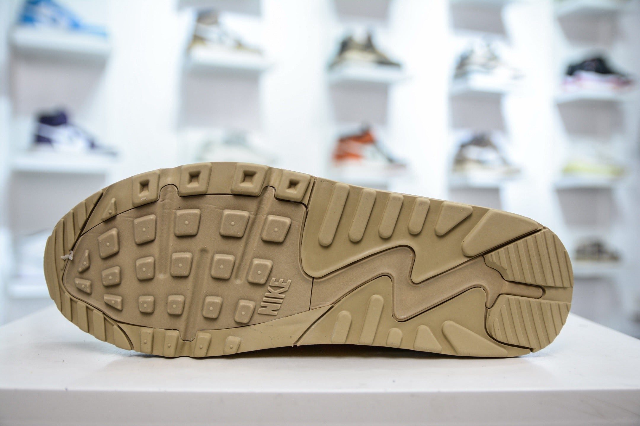 AM90 X OW Desert Ore