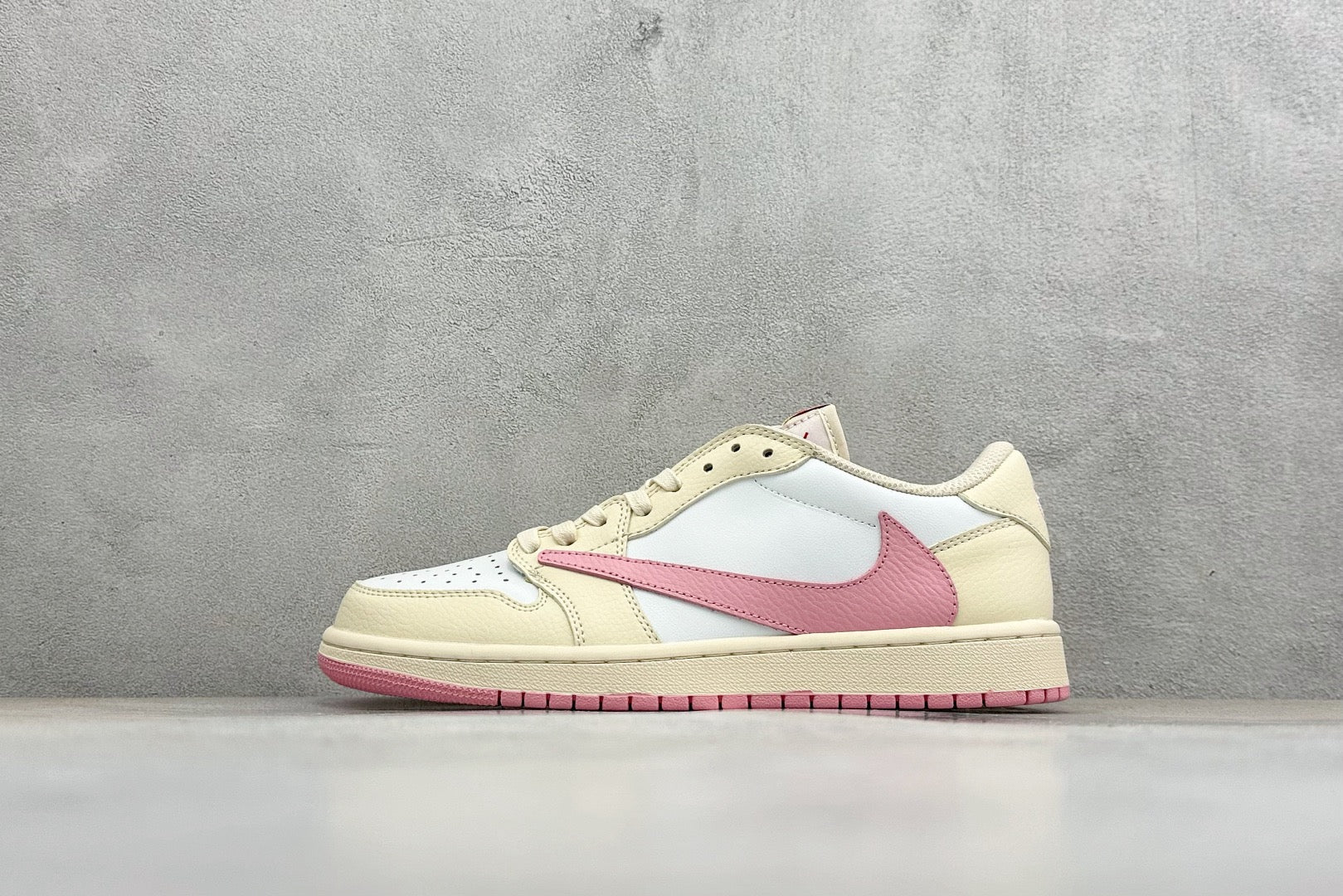 AJ1 Low Travis Scott Shy Pink