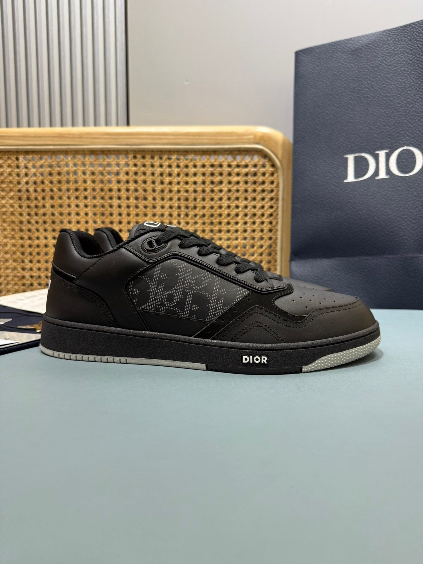 B27 Low-Top Black on Black