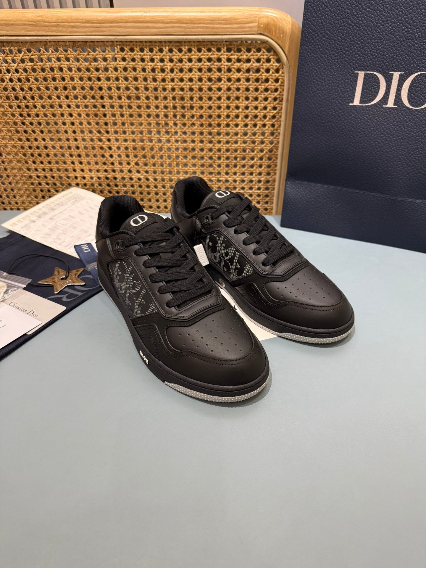 B27 Low-Top Black on Black