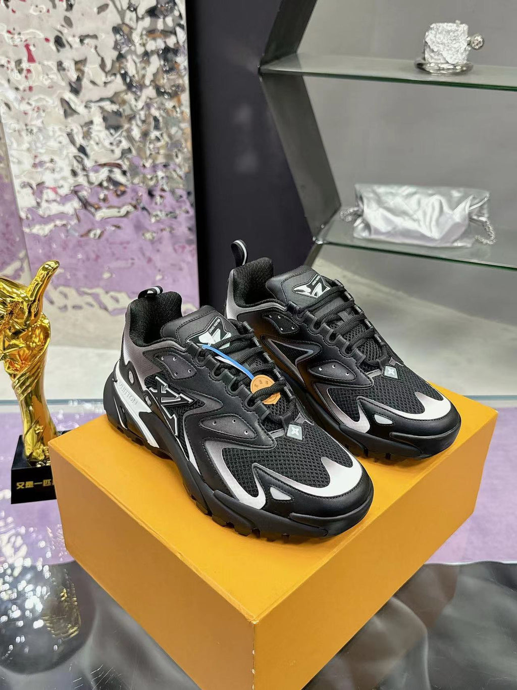 LV Trainers Runner Sneaker Tatic Noir