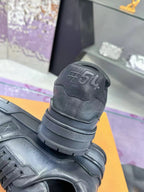 LV Trainers #54 Distressed Sneaker Noir