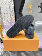 LV Trainers #54 Distressed Sneaker Noir