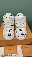 Load image into Gallery viewer, LV Trainers Maxi Sneaker Pony
