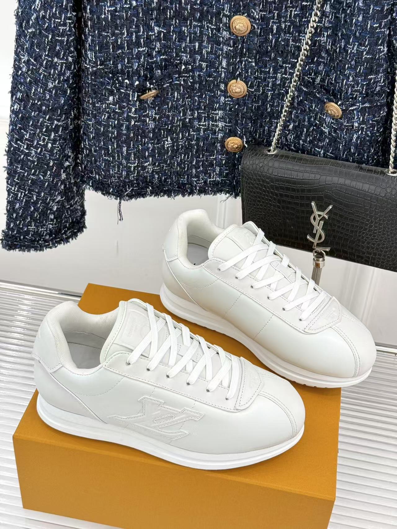 LV Butter Soft White