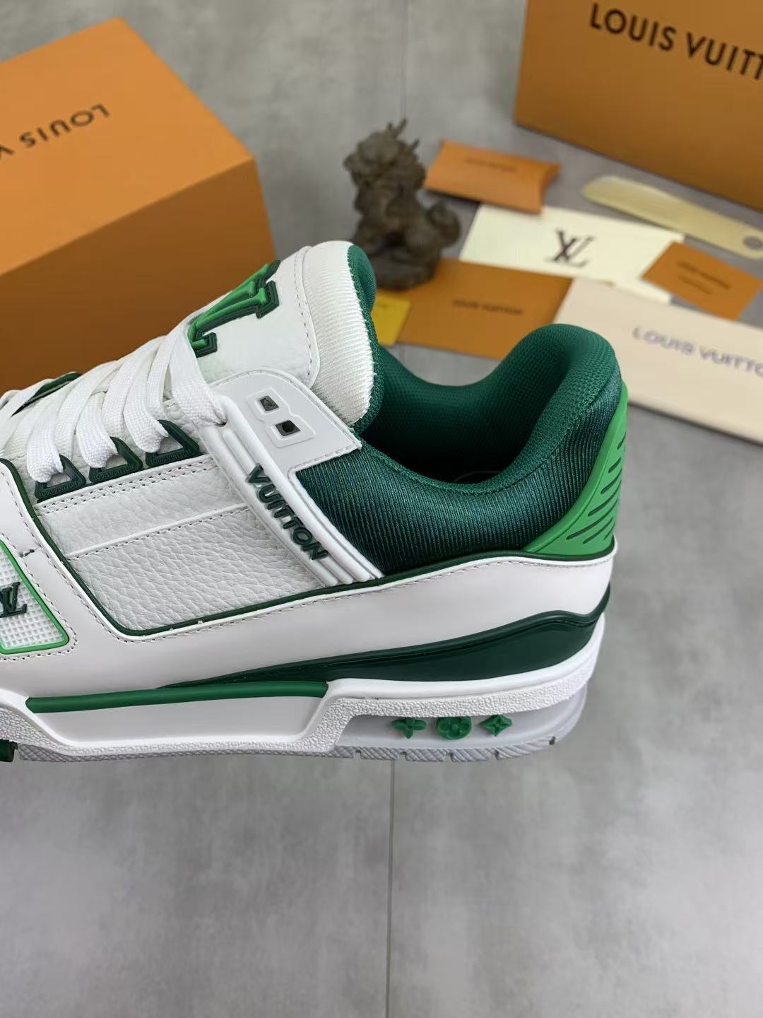 LV Trainers Green | White