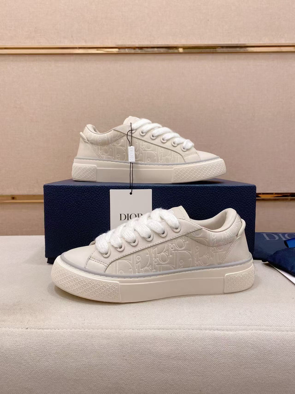 B33 Spin Sneaker White