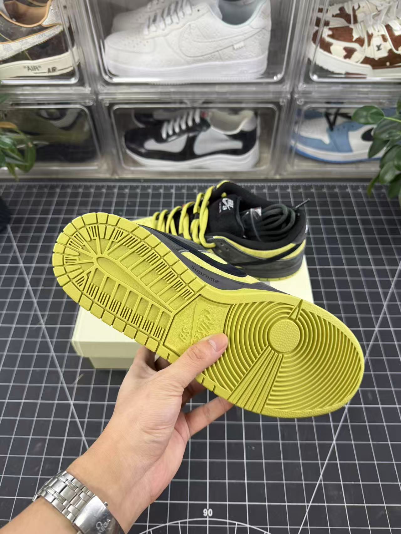 SB Dunk X Supreme Camper Green (2025)