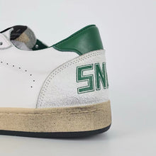 Load image into Gallery viewer, Golden Goose Ball-Star Green Star Green Heel Tab
