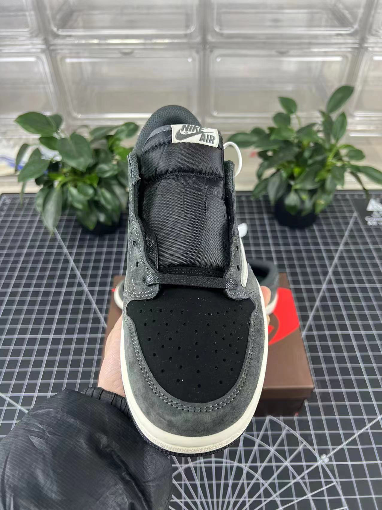 AJ1 Low Travis Scott Reverse Phantom Grey