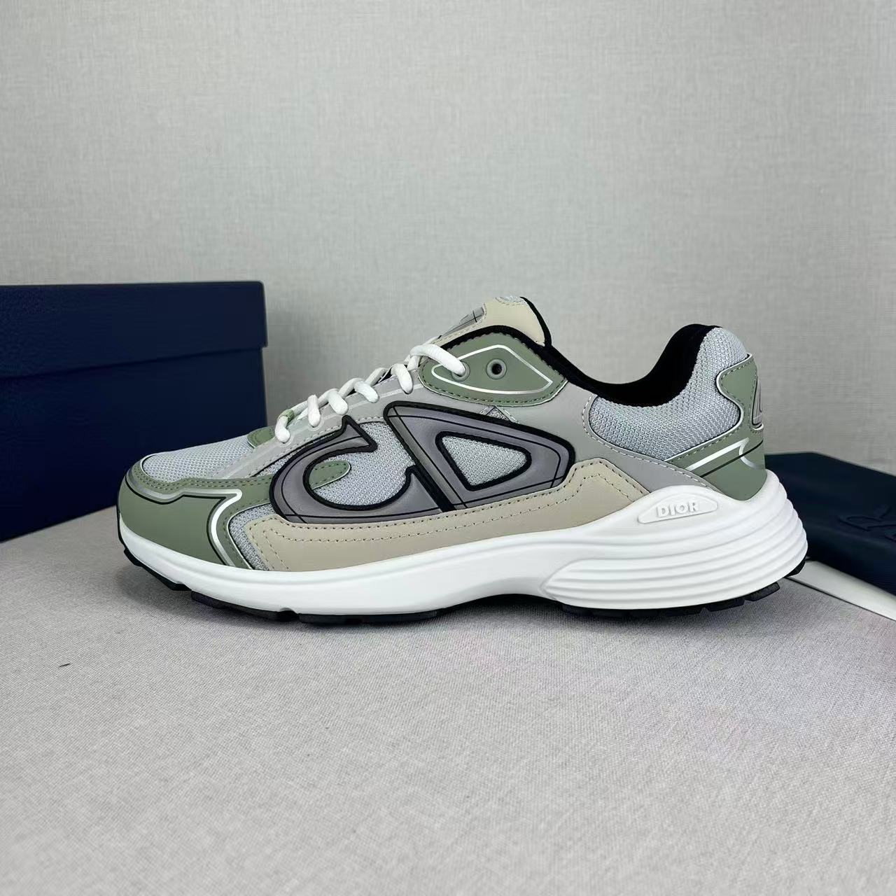 B30 Grey on Cedar Green Mesh