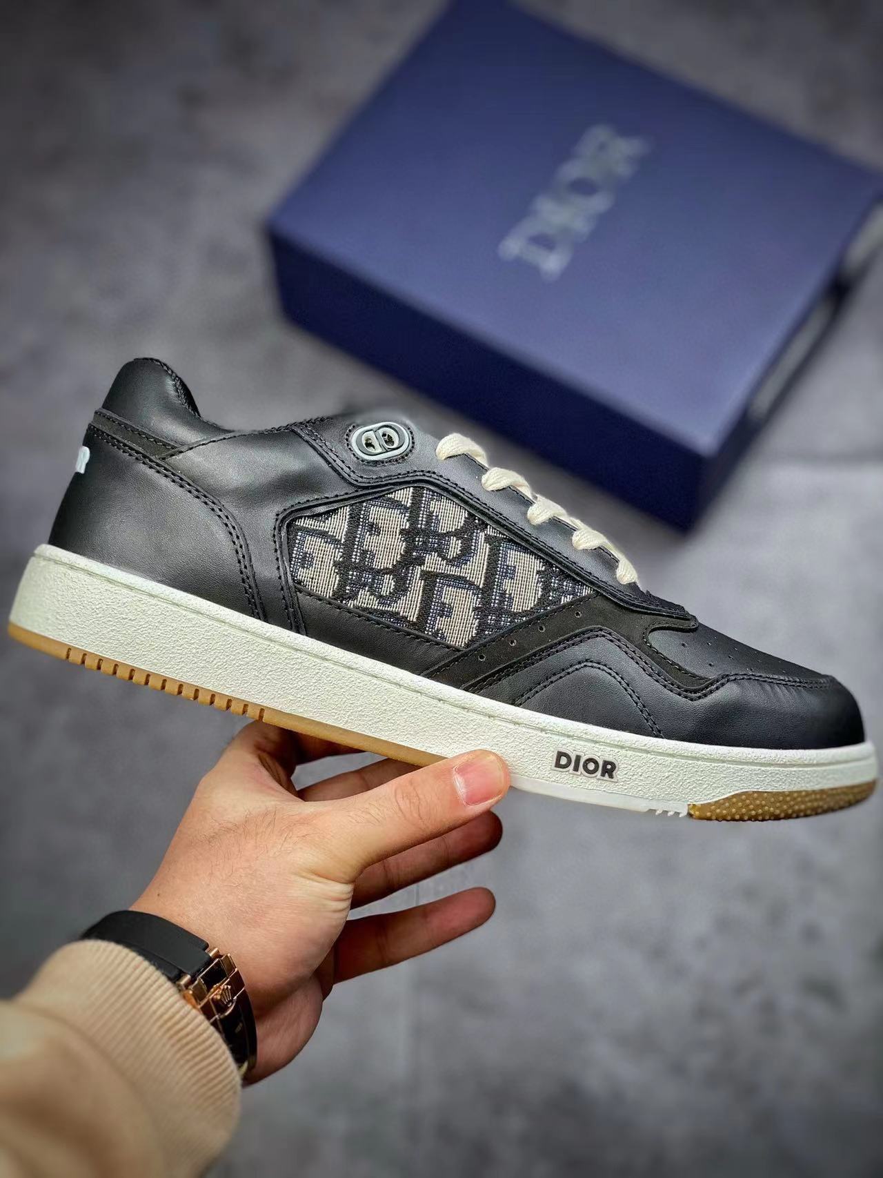 B27 Low-Top Black Oblique