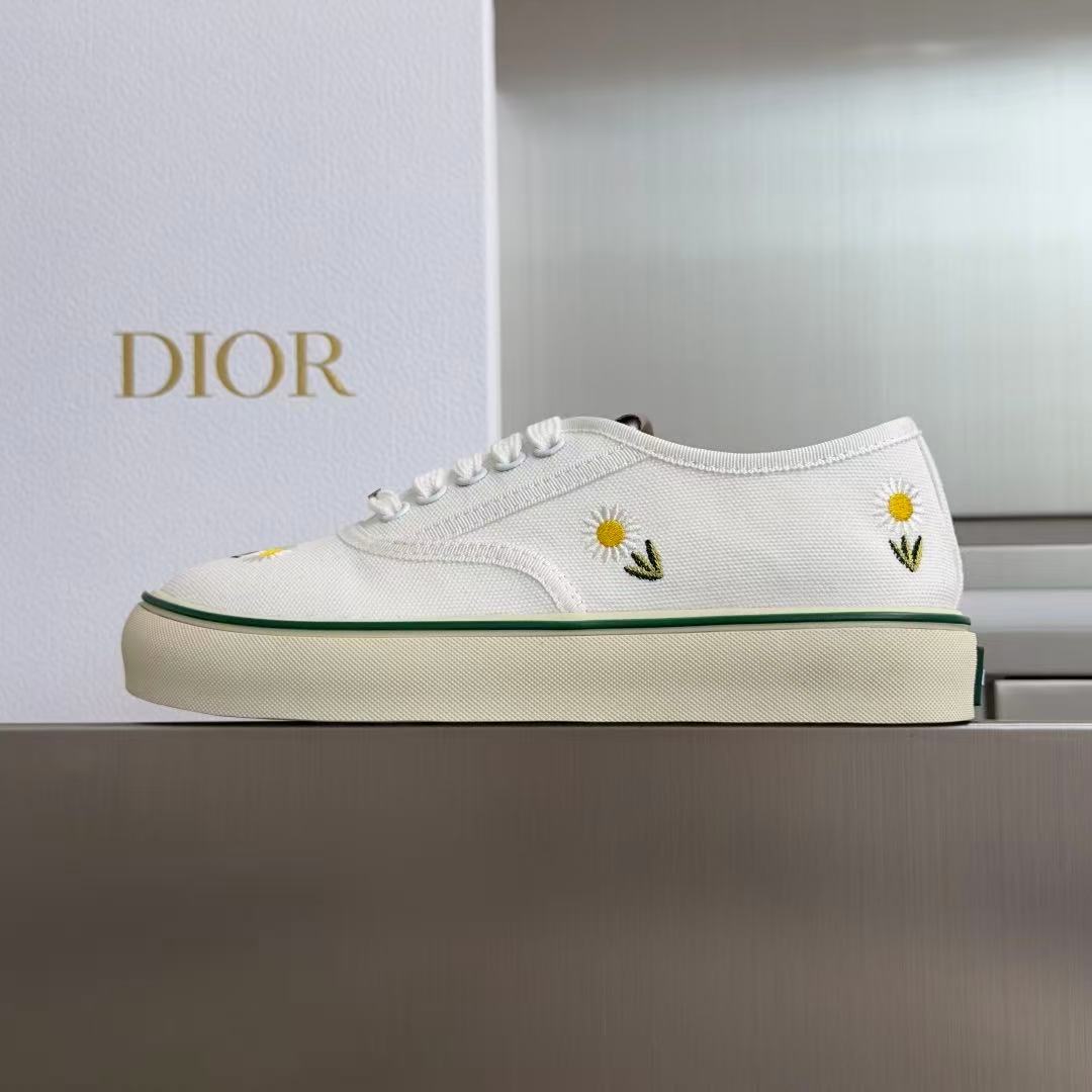 Saltwind Sneaker Daisy Motif on White Cotton