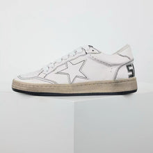 Load image into Gallery viewer, Golden Goose Ball-Star White Star White Heel Tab
