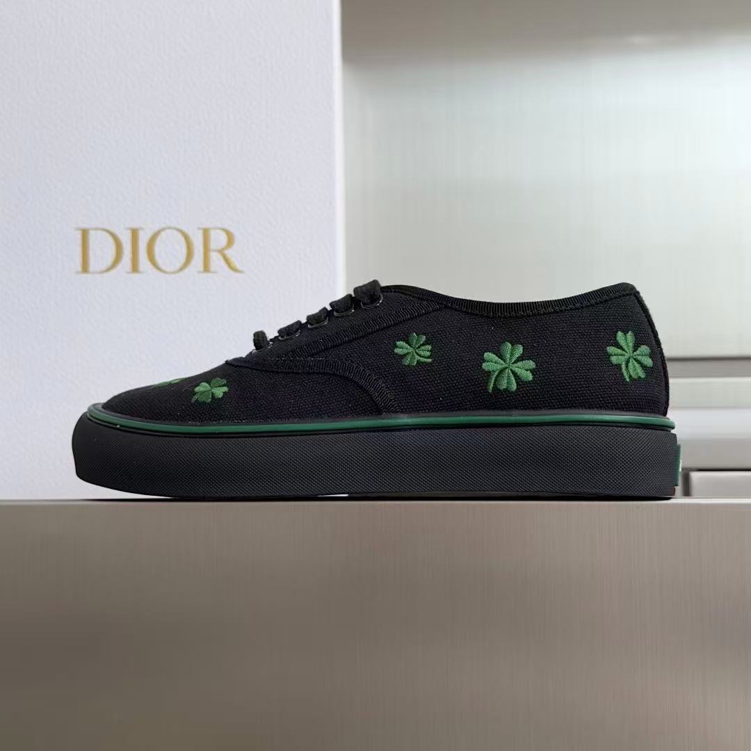 Saltwind Sneaker Clover on Black Cotton