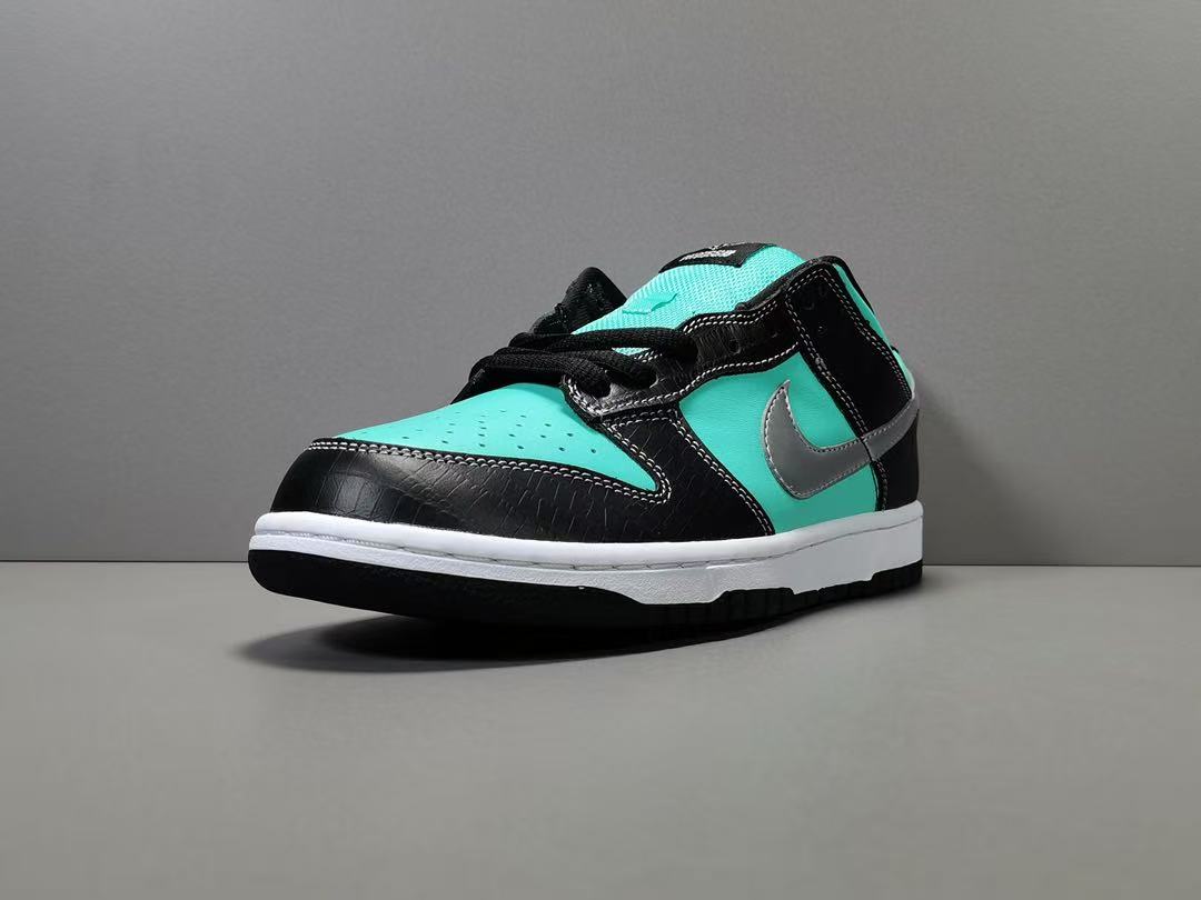 SB Dunk X Diamond Supply 'Tiffany'