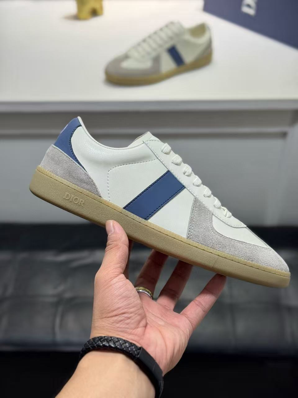 B01 Matchpoint Blue and White