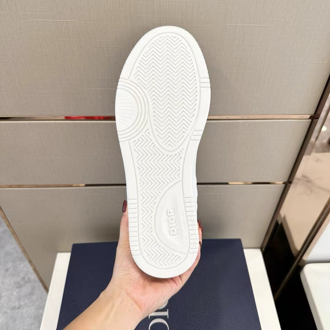 B27 Low-Top White on White