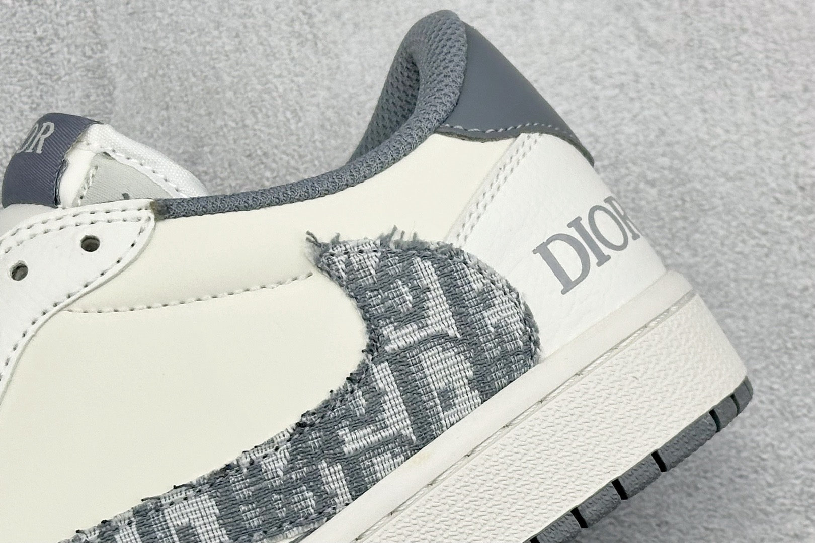 AJ1 Low Travis Scott x Dior Monogram Customs