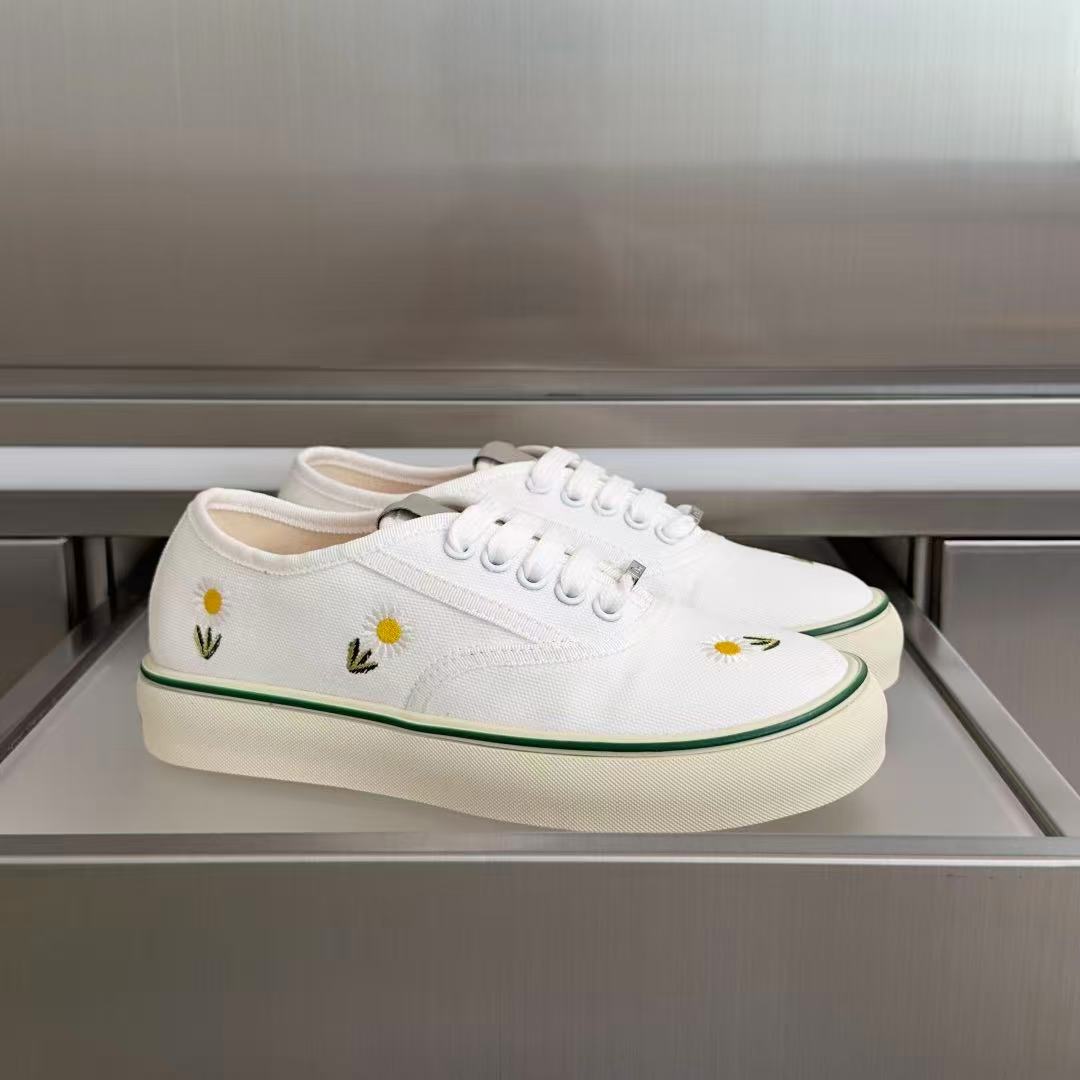 Saltwind Sneaker Daisy Motif on White Cotton