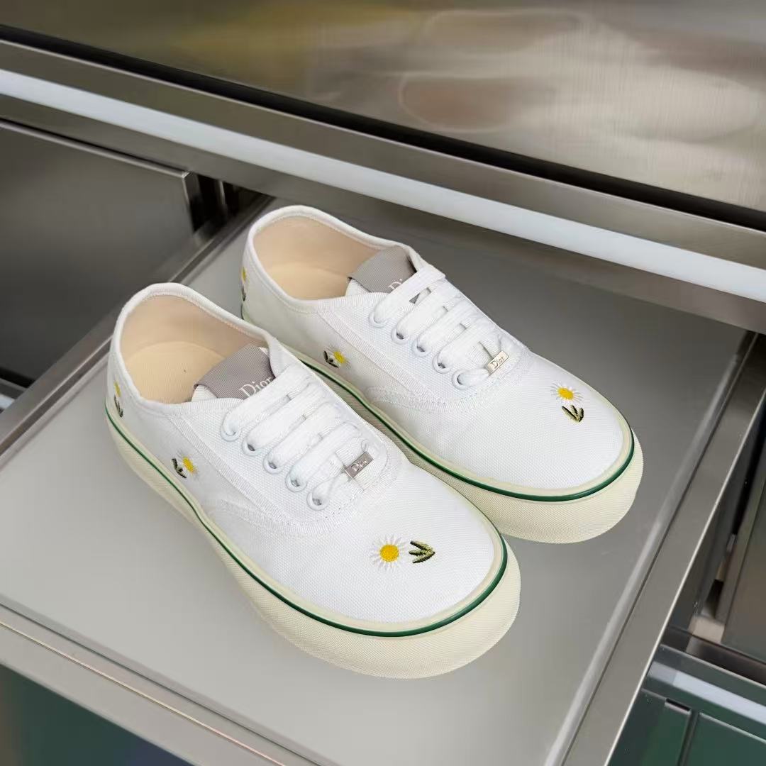 Saltwind Sneaker Daisy Motif on White Cotton