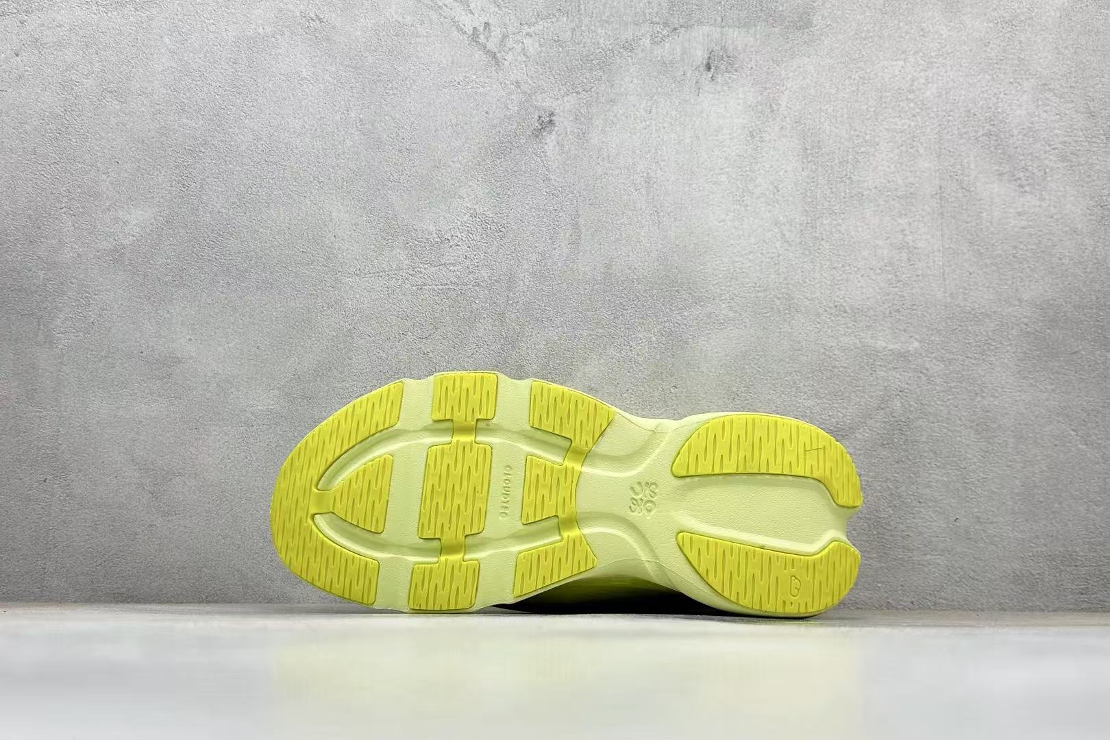 LOEWE Cloudsolo Lime Green