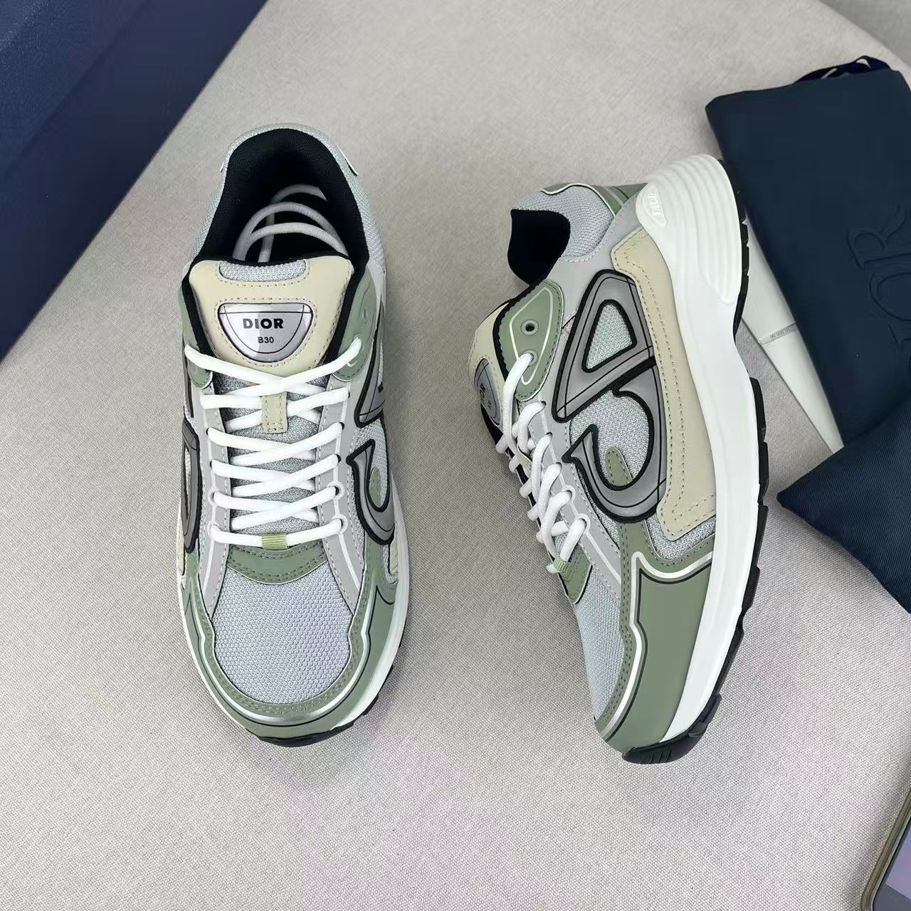 B30 Grey on Cedar Green Mesh