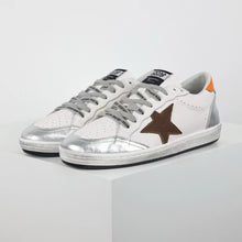 Load image into Gallery viewer, Golden Goose Ball-Star Brown Star Orange Heel Tab
