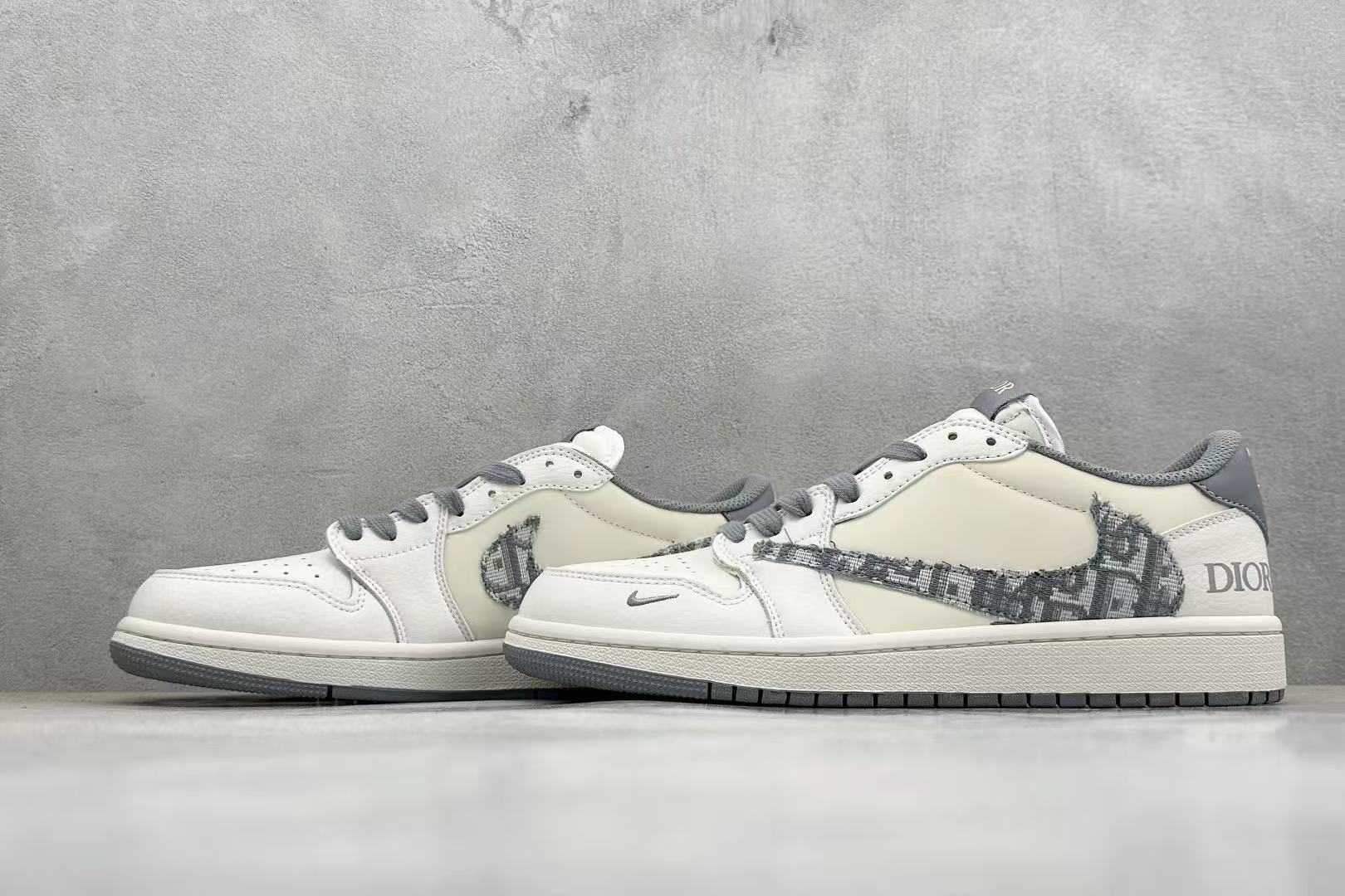 AJ1 Low Travis Scott x Dior Monogram Customs