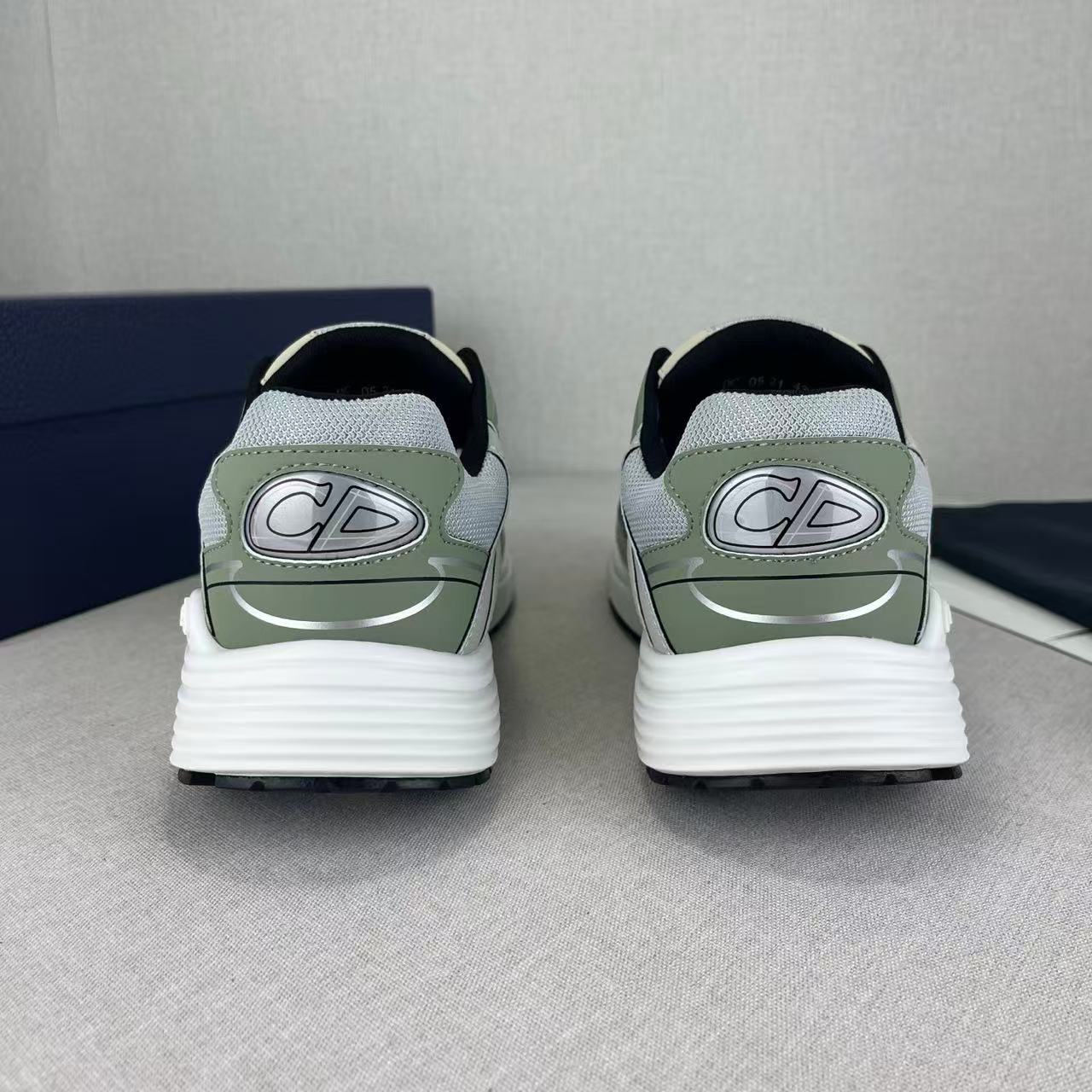 B30 Grey on Cedar Green Mesh