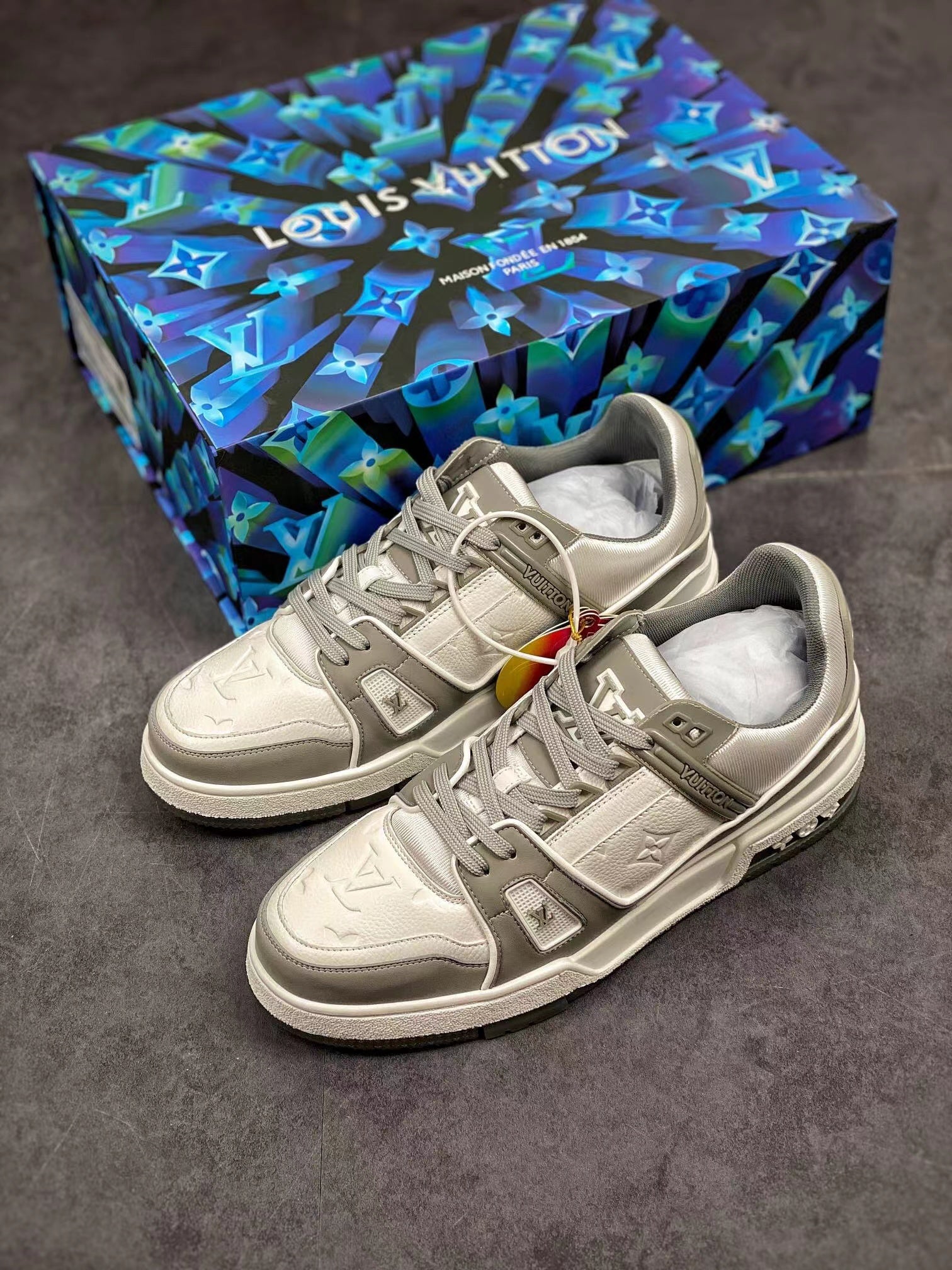 LV Trainers Grey