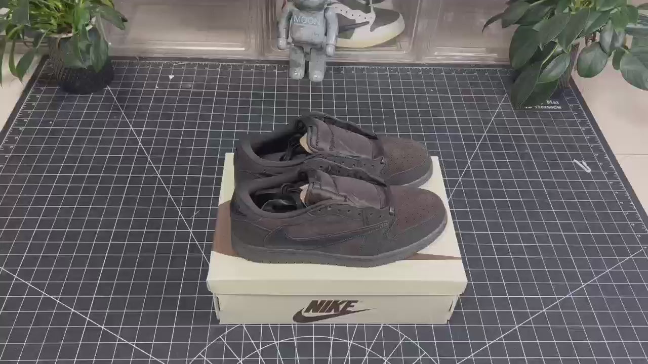 AJ1 Low Travis Scott Velvet Brown