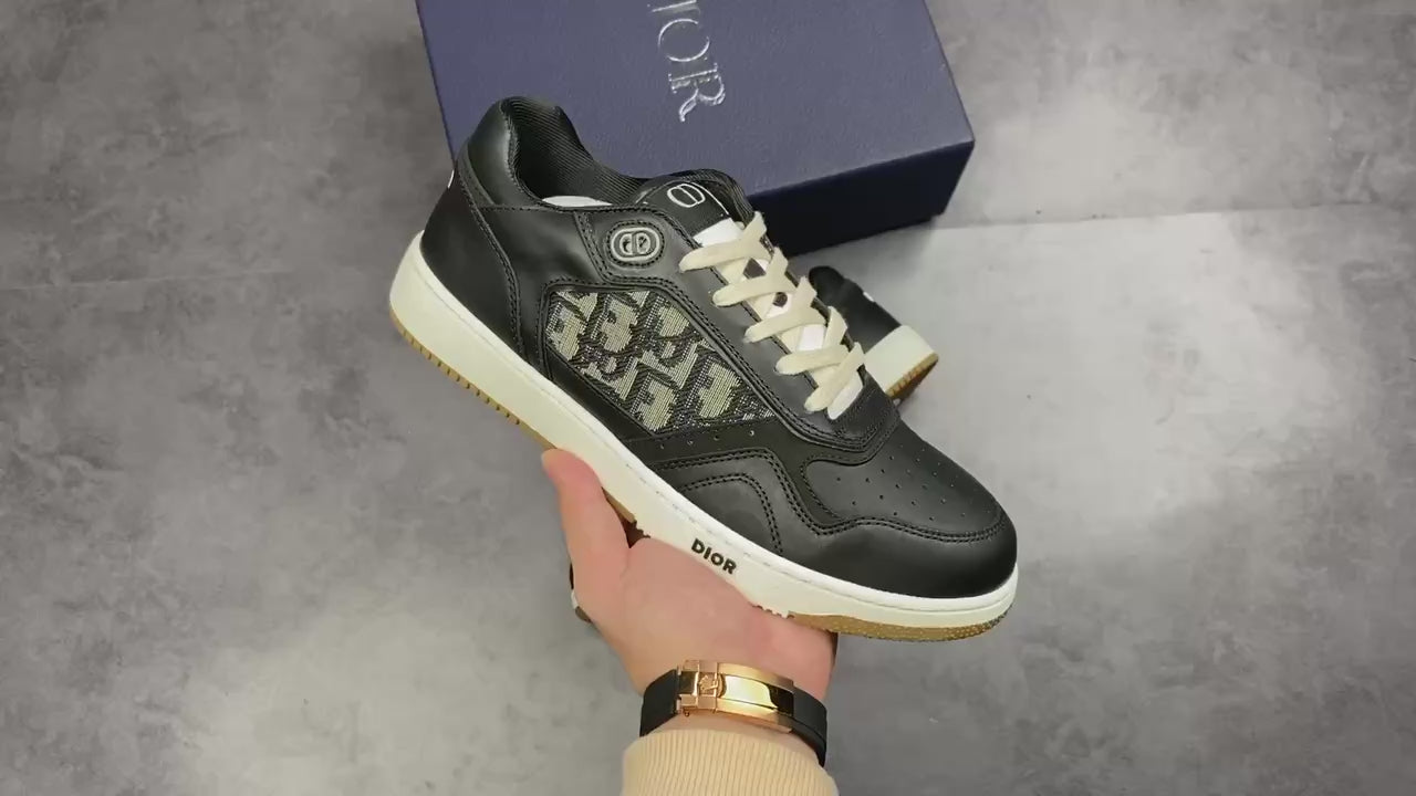 B27 Low-Top Black Oblique