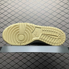 Load image into Gallery viewer, SB Dunk Low Travis Scott Cactus Jack
