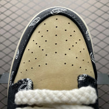 Load image into Gallery viewer, SB Dunk Low Travis Scott Cactus Jack
