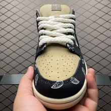 Load image into Gallery viewer, SB Dunk Low Travis Scott Cactus Jack
