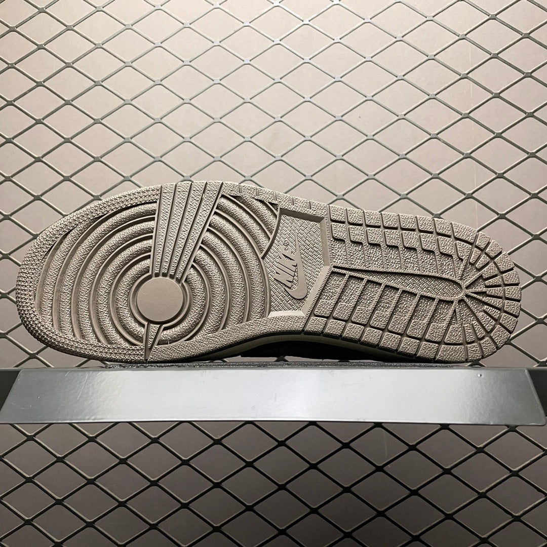 AJ1 Low Travis Scott Reverse Mocha