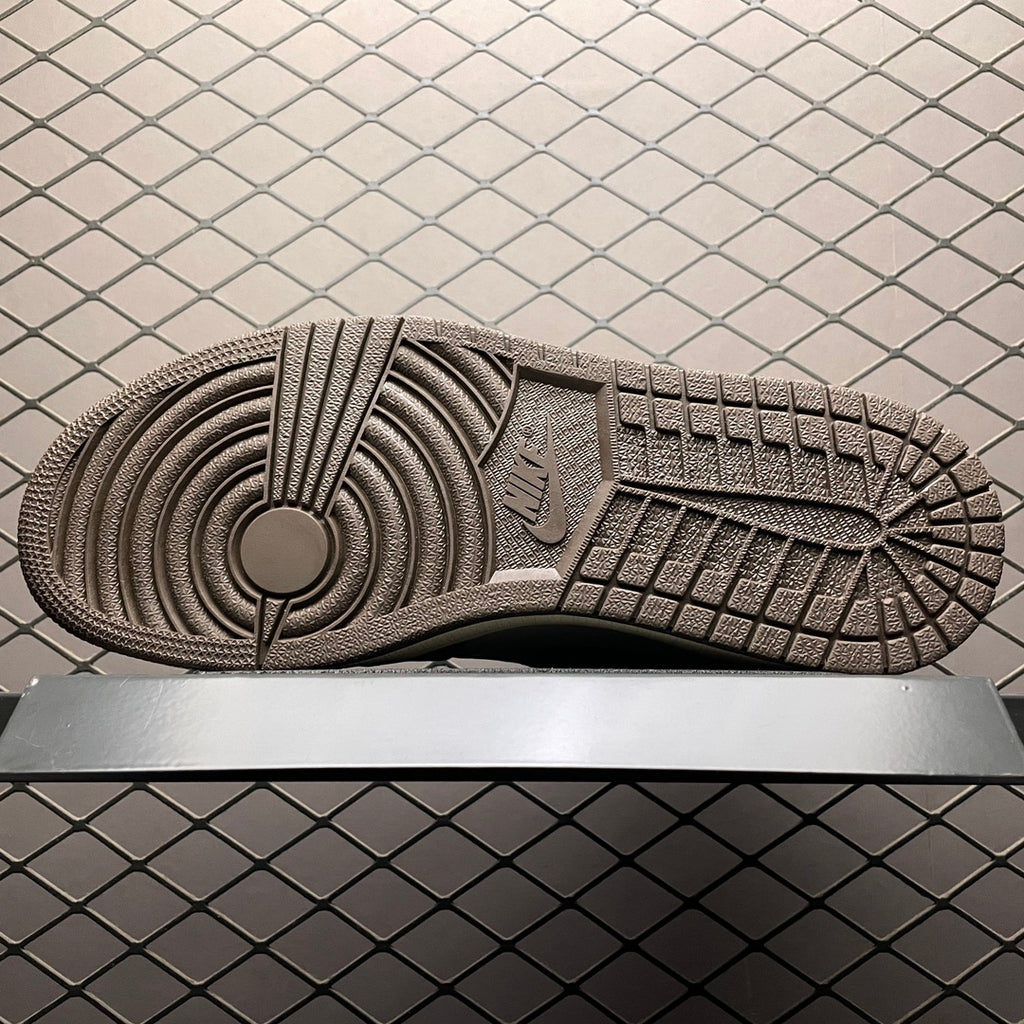 AJ1 High Travis Scott Mocha