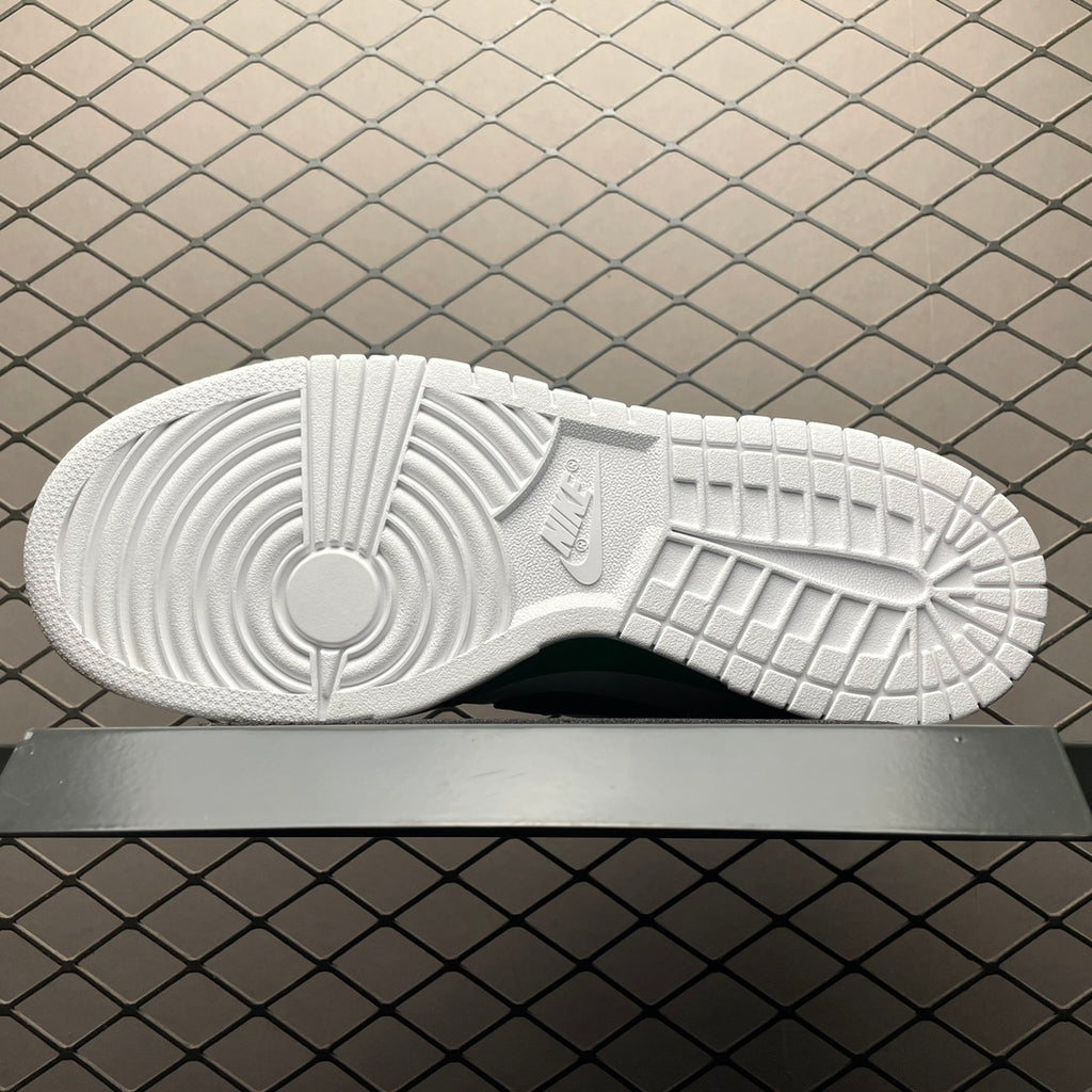 SB Dunk Low Heineken
