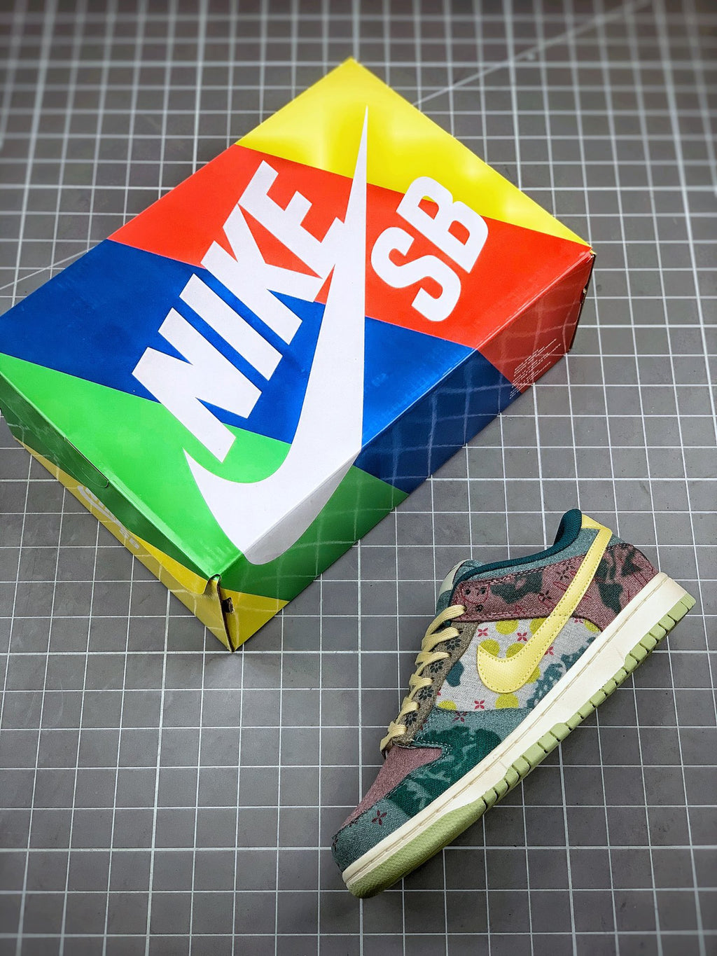 Dunk Low Community Gardens