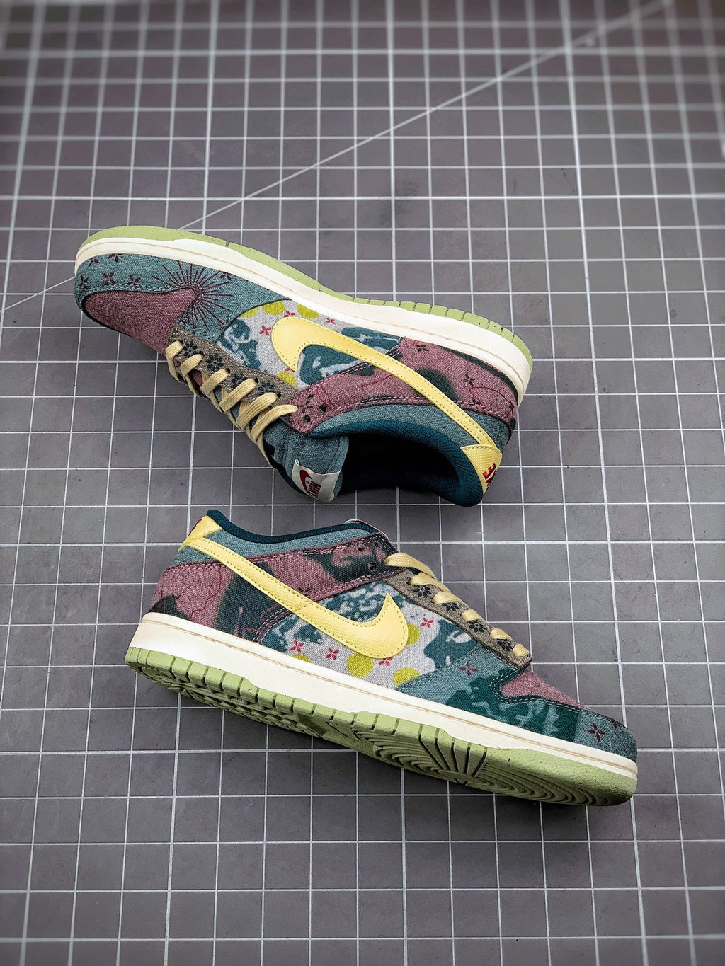 Dunk Low Community Gardens