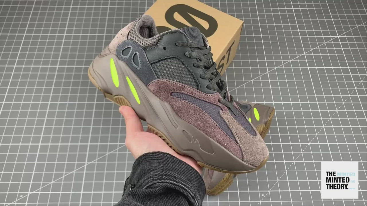 YZY 700 Mauve