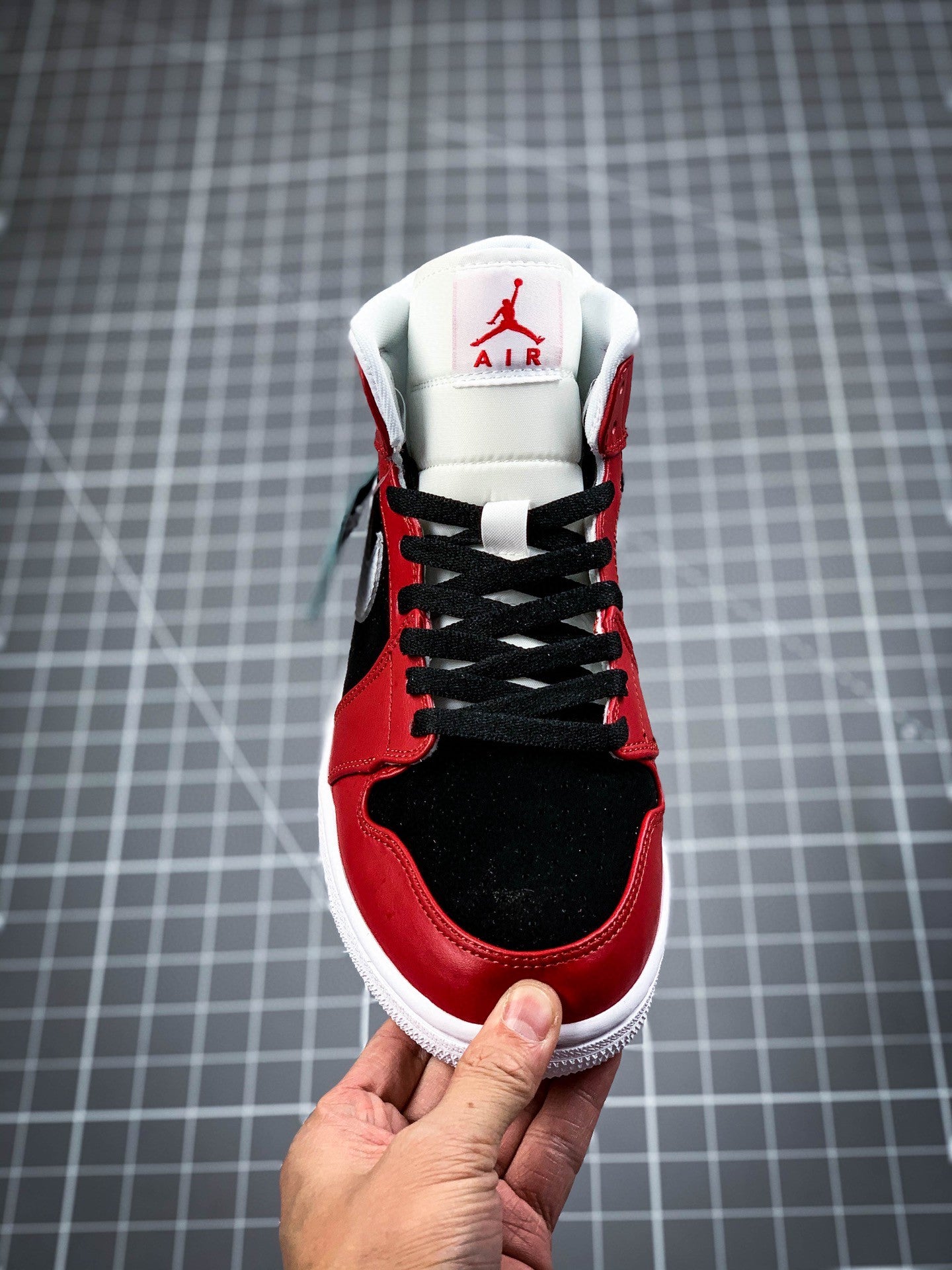 AJ1 Mid Gym Red Black