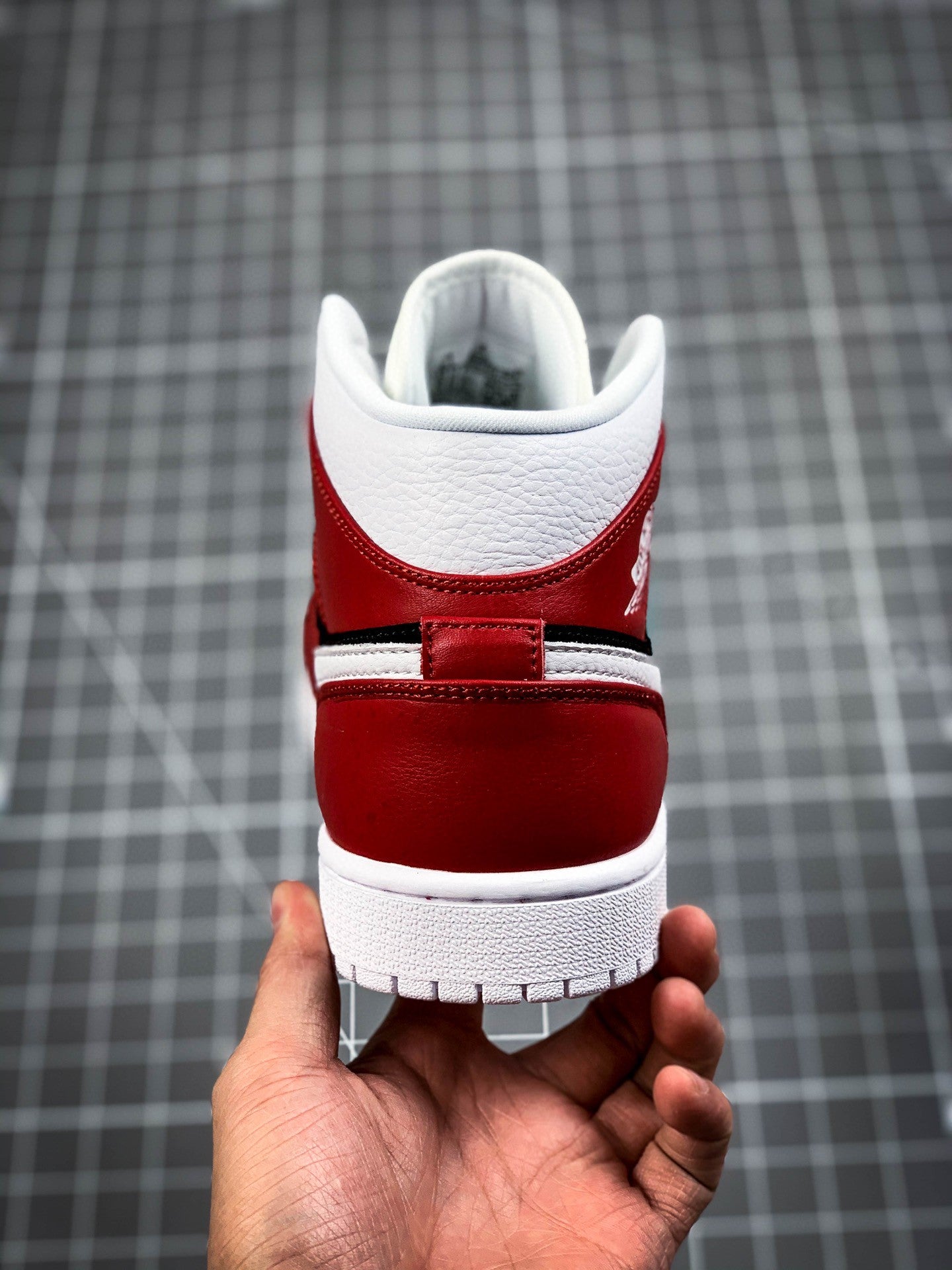 AJ1 Mid Gym Red Black