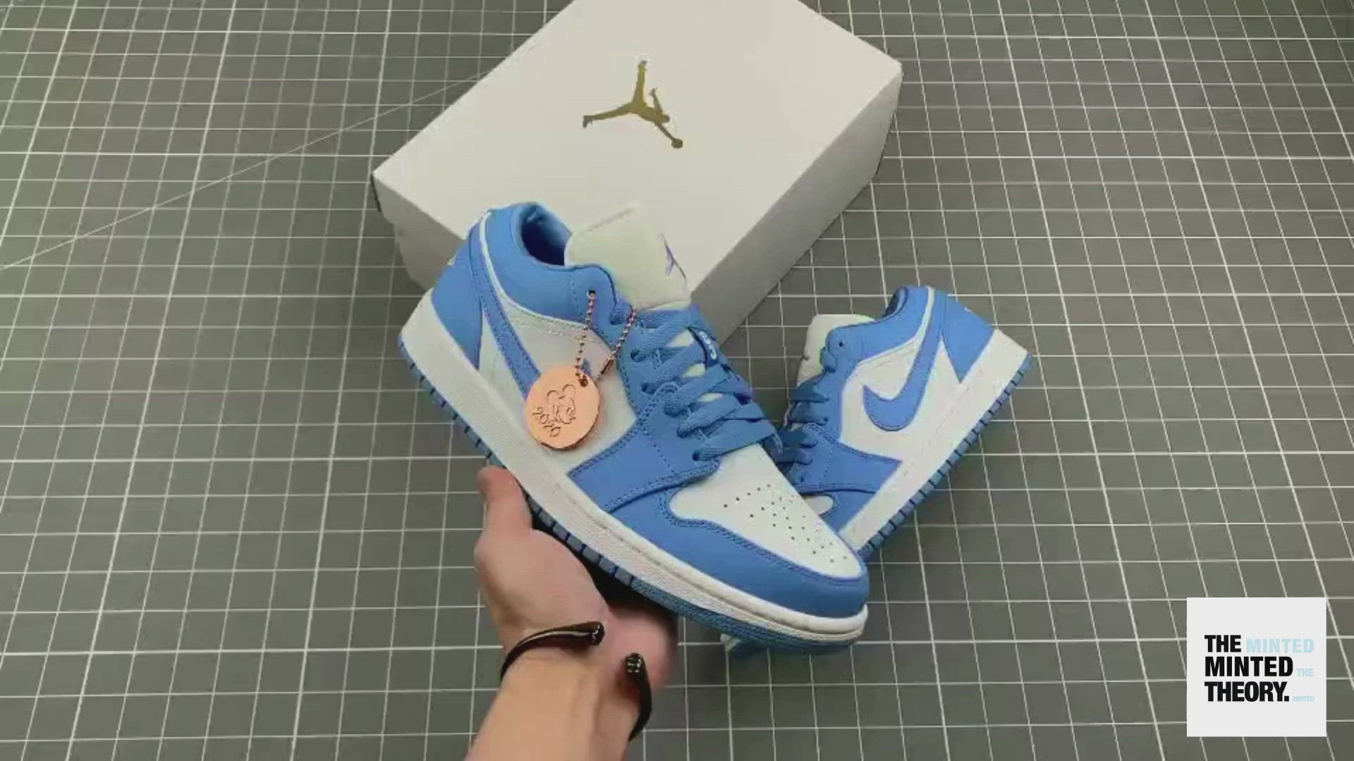 AJ1 Low UNC