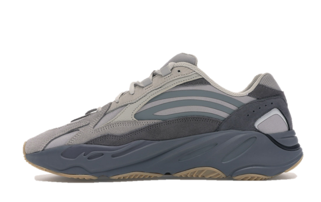 YZY Boost 700 V2 Tephra