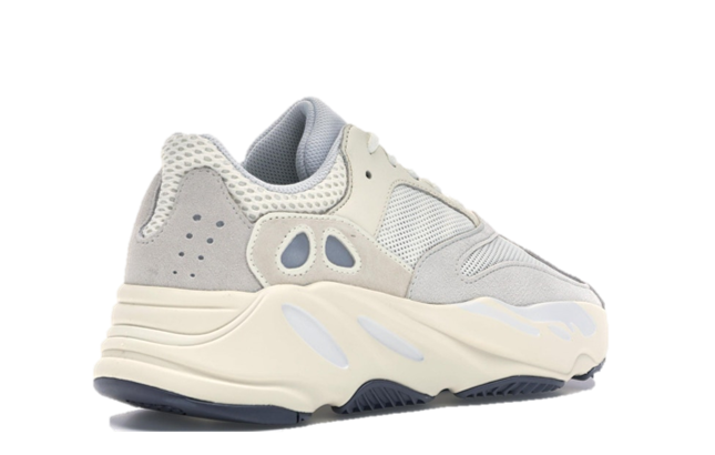 YZY Boost 700 Analog